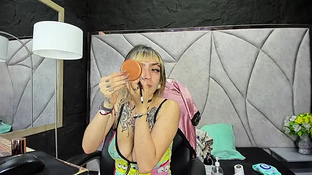 Snapshot of Samantha_Smiith chatting on 02-10-26, 04:16 Samantha Smiith online show from 02-10-26, 04:16