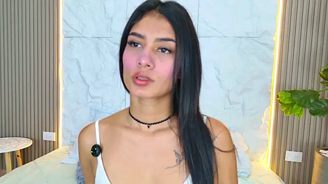 Snapshot of LaurenRodriiguez chatting on 04-05-26, 02:14 LaurenRodriiguez online show from 04-05-26, 02:14