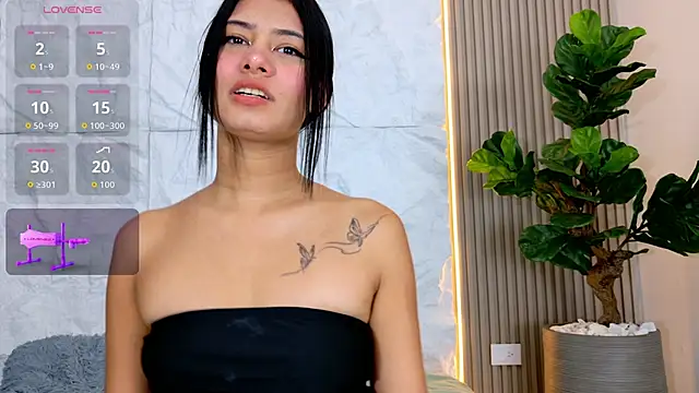 Snapshot of LaurenRodriiguez chatting on 06-15-26, 12:51 LaurenRodriiguez online show from 06-15-26, 12:51