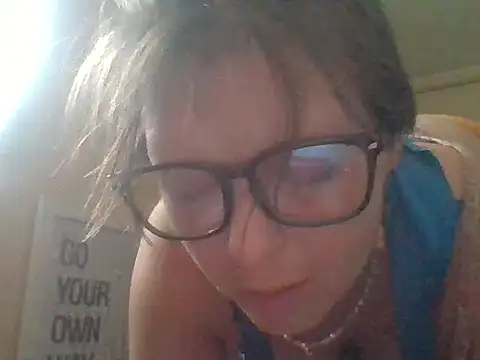 Snapshot of KatieBARBiE98 chatting on 09-27-25, 09:20 KatieBARBiE98 online show from 09-27-25, 09:20