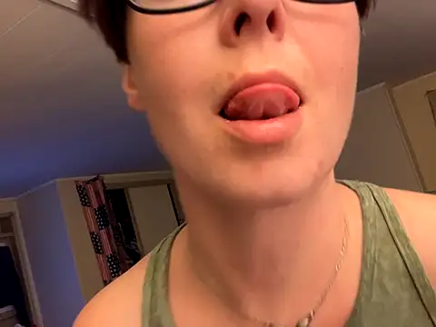 Snapshot of KatieBARBiE98 chatting on 11-24-25, 11:04 KatieBARBiE98 online show from 11-24-25, 11:04