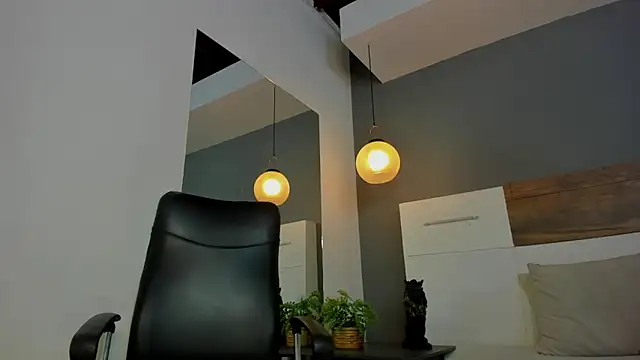 Snapshot of andymiller_ chatting on 01-18-25, 02:44 andymiller online show from 01-18-25, 02:44