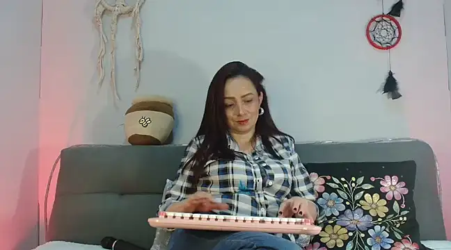 catalinamommyx online show from 02-24-25, 12:41