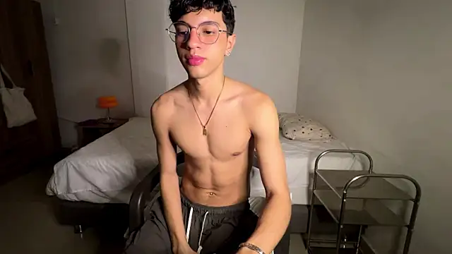 Snapshot of Angelligth chatting on 11-28-25, 03:31 Angelligth online show from 11-28-25, 03:31