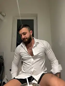 LoveIsBlind  online show from 12-05-24, 01:36