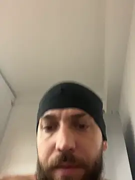 Snapshot of LoveIsBlind_ chatting on 01-11-26, 07:08 LoveIsBlind online show from 01-11-26, 07:08