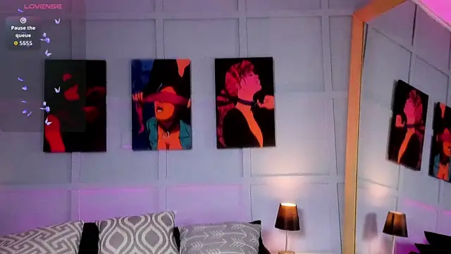 Elizabeth Santos online show from 11-25-25, 04:45