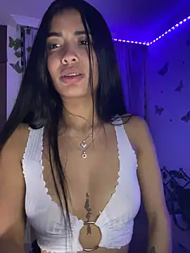 Snapshot of lina_pink chatting on 03-19-25, 05:30 lina pink online show from 03-19-25, 05:30