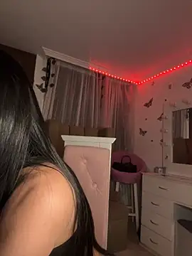 Snapshot of lina_pink chatting on 09-17-25, 03:41 lina pink online show from 09-17-25, 03:41