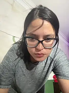 Snapshot of Karla-sexy01 chatting on 02-17-25, 04:20 Karla-sexy01 online show from 02-17-25, 04:20