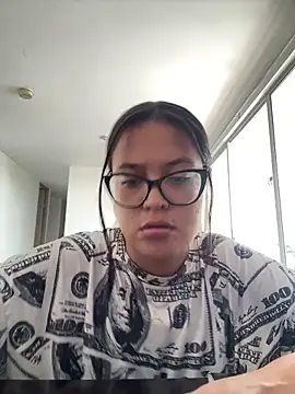 Snapshot of Karla-sexy01 chatting on 04-02-26, 04:48 Karla-sexy01 online show from 04-02-26, 04:48