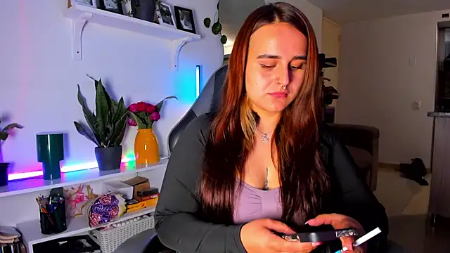 evy orange1 online show from 04-01-26, 11:24