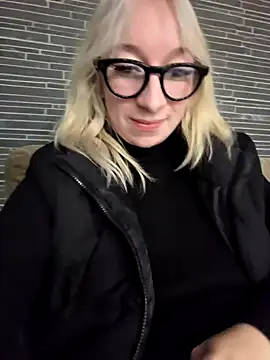 Snapshot of Giuliana_baby chatting on 02-16-25, 08:00 Giuliana baby online show from 02-16-25, 08:00