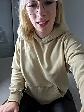 Snapshot of Giuliana_baby chatting on 02-17-25, 08:26 Giuliana baby online show from 02-17-25, 08:26