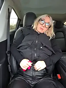 Snapshot of Giuliana_baby chatting on 03-11-25, 03:56 Giuliana baby online show from 03-11-25, 03:56