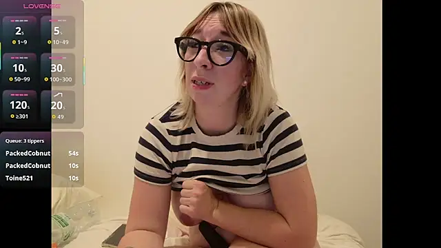 Snapshot of Giuliana_baby chatting on 10-02-25, 08:38 Giuliana baby online show from 10-02-25, 08:38