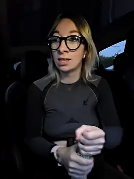 Snapshot of Giuliana_baby chatting on 10-22-25, 06:24 Giuliana baby online show from 10-22-25, 06:24