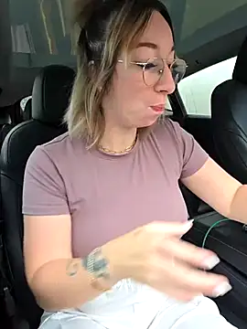 Snapshot of Giuliana_baby chatting on 11-11-25, 09:31 Giuliana baby online show from 11-11-25, 09:31