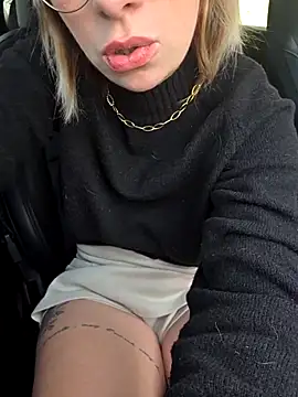 Snapshot of Giuliana_baby chatting on 11-22-25, 08:57 Giuliana baby online show from 11-22-25, 08:57