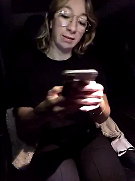 Snapshot of Giuliana_baby chatting on 11-27-25, 06:15 Giuliana baby online show from 11-27-25, 06:15