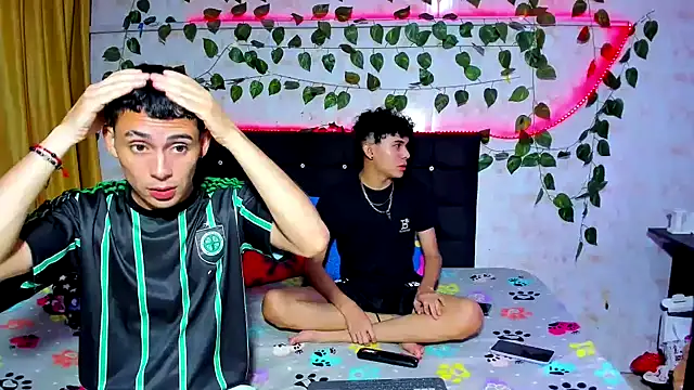 Alexander and Xiao online show from 12-23-24, 03:07