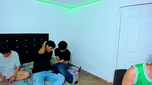 Alexander and Xiao online show from 03-04-25, 09:22