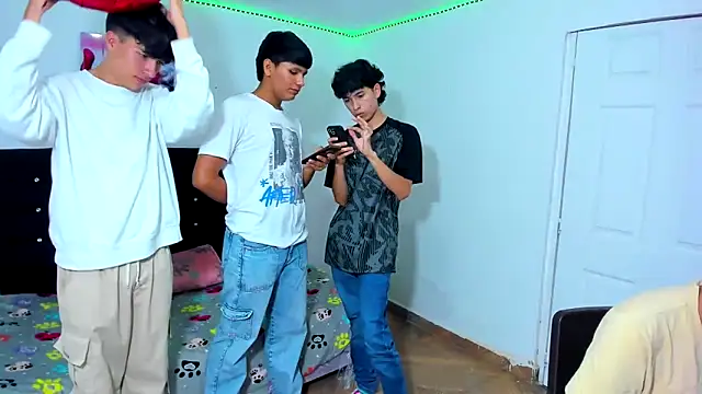 Alexander and Xiao online show from 03-07-25, 09:59