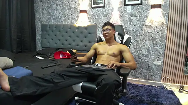 chriss jones1 online show from 09-23-25, 10:35