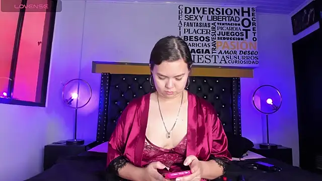 Snapshot of MADISSONLOVE_ chatting on 02-13-25, 12:11 MADISSONLOVE online show from 02-13-25, 12:11