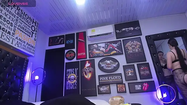 Snapshot of MADISSONLOVE_ chatting on 03-09-25, 12:09 MADISSONLOVE online show from 03-09-25, 12:09