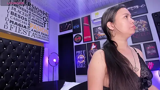 MADISSONLOVE  online show from 03-11-25, 12:06