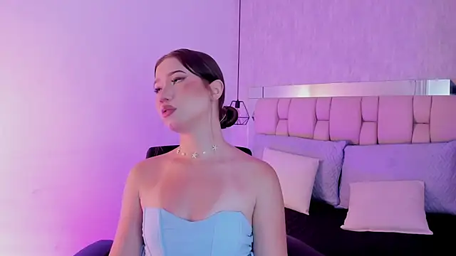 Roxie-Summers11 online show from 01-05-25, 04:14