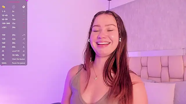 Roxie-Summers11 online show from 01-31-25, 02:04