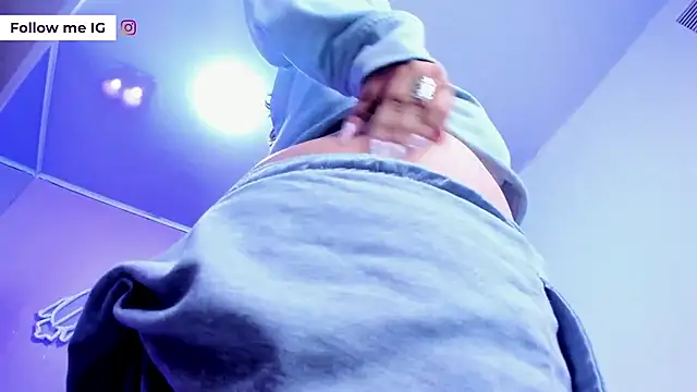 Emma monserrat online show from 04-01-26, 11:11