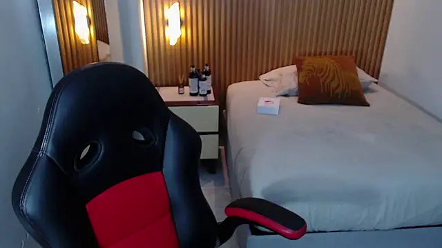 LUCYAMARS1 online show from 11-07-25, 12:27