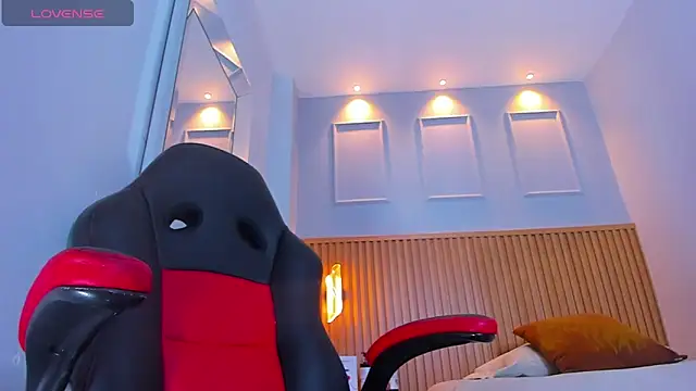 LUCYAMARS1 online show from 11-18-25, 02:32