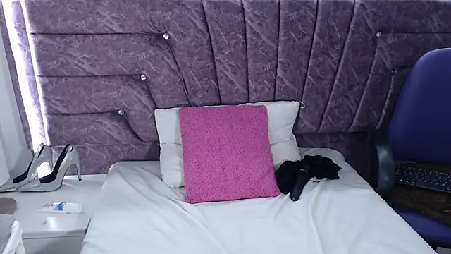 Penelope Fox14 online show from 03-10-26, 01:27