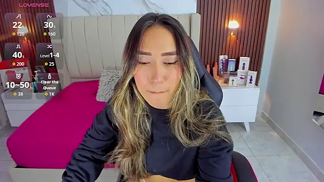 CAMILAGRAY online show from 10-28-25, 12:30