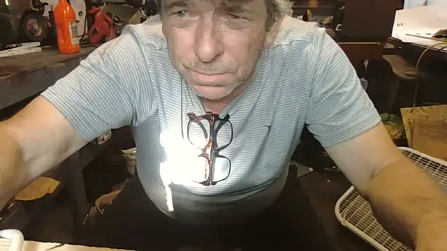 Snapshot of llovetoshowoff chatting on 07-15-26, 10:37 llovetoshowoff online show from 07-15-26, 10:37