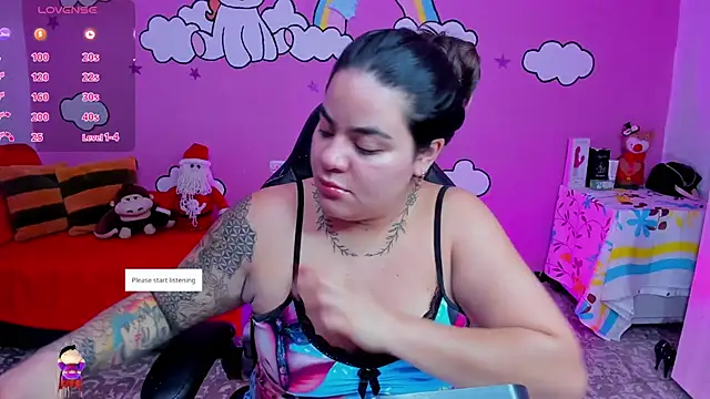 Snapshot of Sharon_hils chatting on 12-04-25, 11:30 Sharon hils online show from 12-04-25, 11:30