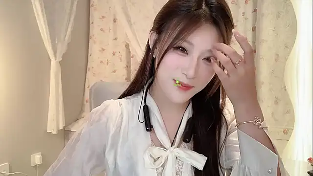 zhuzhu-520- online show from 06-05-26, 03:07