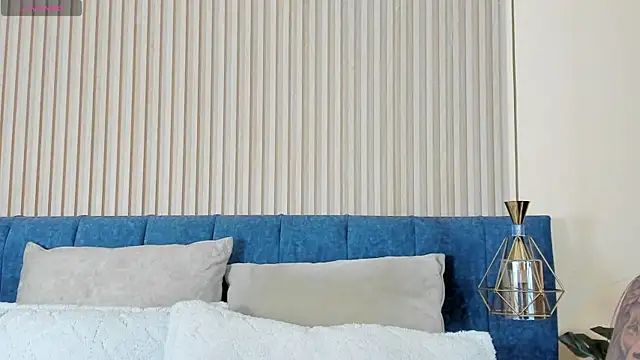 Snapshot of kathecute__ chatting on 10-25-25, 01:35 kathecute online show from 10-25-25, 01:35