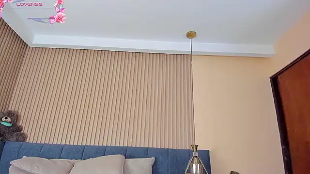 Snapshot of kathecute__ chatting on 02-21-26, 01:39 kathecute online show from 02-21-26, 01:39