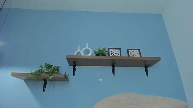 annawelk  online show from 10-08-25, 12:36