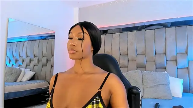 ChaynnaCooper online show from 02-13-25, 12:00