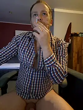 Snapshot of Henner33 chatting on 01-26-25, 03:36 Henner33 online show from 01-26-25, 03:36