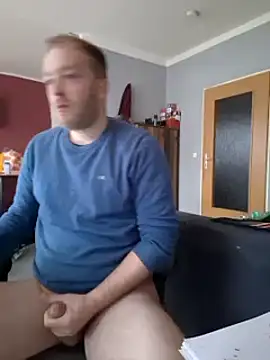 Snapshot of Henner33 chatting on 03-02-25, 01:38 Henner33 online show from 03-02-25, 01:38