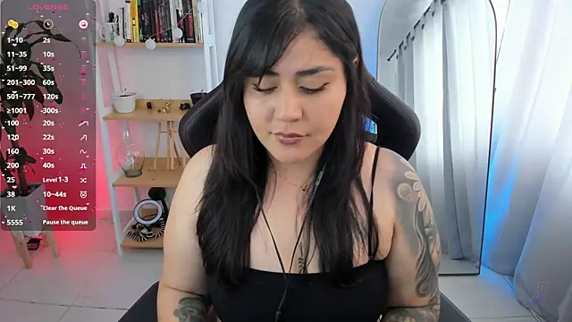 Snapshot of GretaX-X chatting on 12-20-25, 07:21 GretaX-X online show from 12-20-25, 07:21