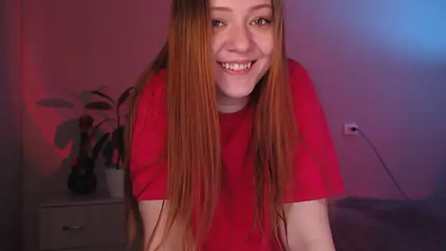 Snapshot of SarahSweetie chatting on 11-05-25, 03:34 SarahSweetie online show from 11-05-25, 03:34