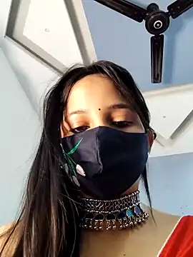 Snapshot of Varnika_aarora chatting on 12-24-24, 04:33 Varnika aarora online show from 12-24-24, 04:33